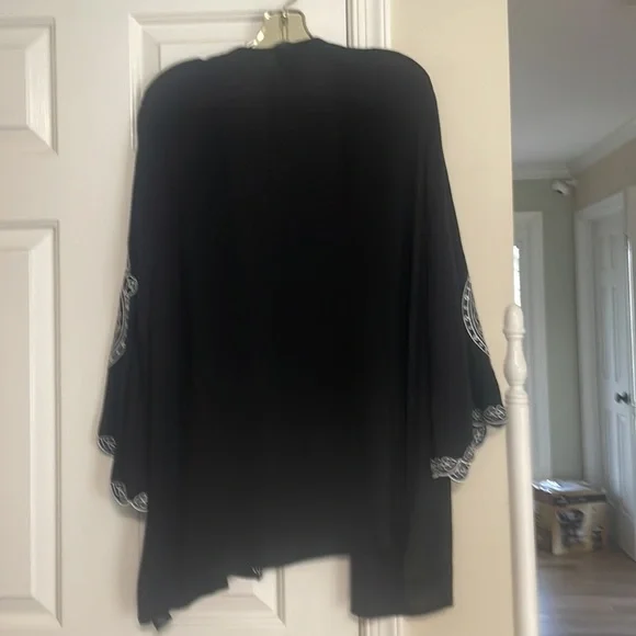 Anthony Original Black Sweater. - Picture 4 of 4
